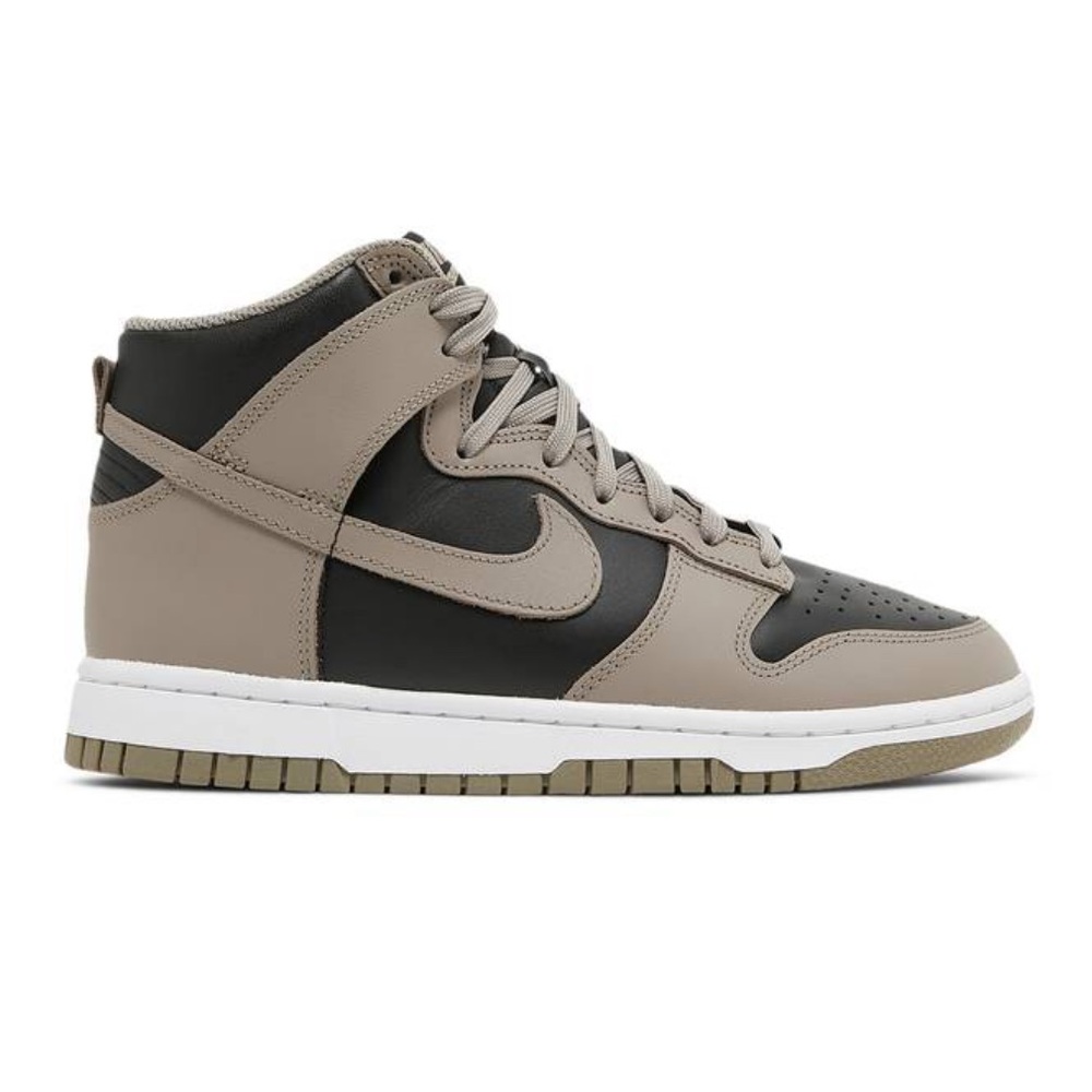 Women’s Nike Dunk High Fossil size 6